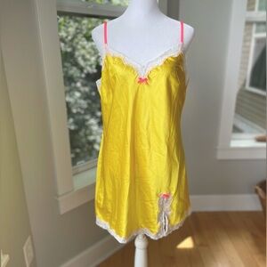 Vintage Victoria’s Secret Yellow White Hot Pink Slip Dress Chemise Size Large